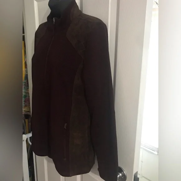 🎉Host Pick🎉New Talbots maroon/brown faux suede trim fleece soft jacket, PM - Picture 3 of 16